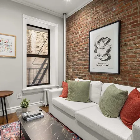 Eclectic Manhattan Apartment In Trendy Nolita